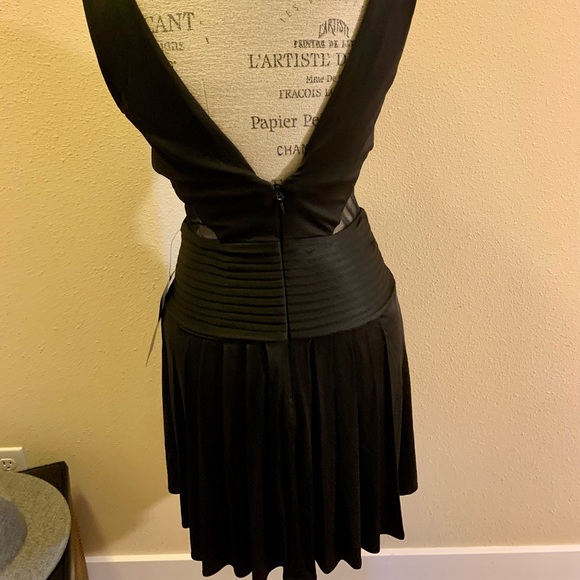 NWT PERFECT LITTLE BLACK DRESS. SEXY, SWEET & FEMININE🌹 - Picture 3 of 8